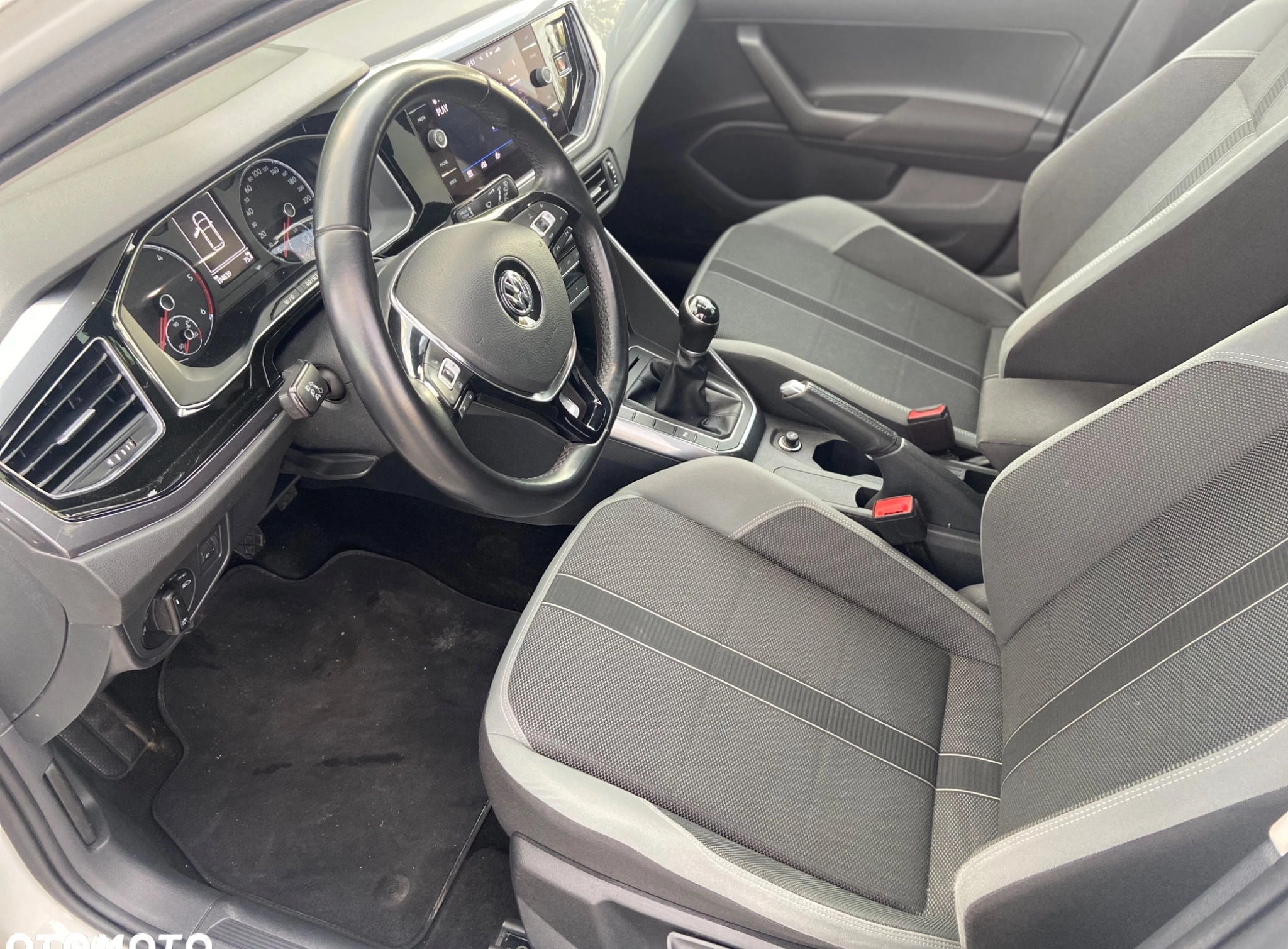 Volkswagen Polo cena 46900 przebieg: 190000, rok produkcji 2018 z Puławy małe 301